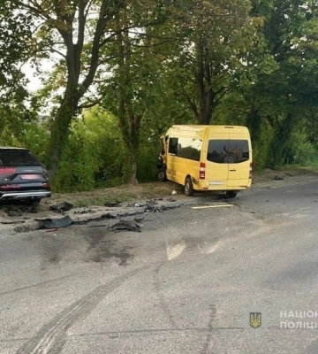 Внаслідок зіткнення буса і Audi у Луцьку травмувались люди