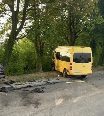 У Луцьку зіткнулися Mercedes та Audi: травмувалися шестеро людей