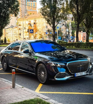 Роскошь с V12 под капотом: в Украине появился новейший Maybach за 12,5 миллиона 