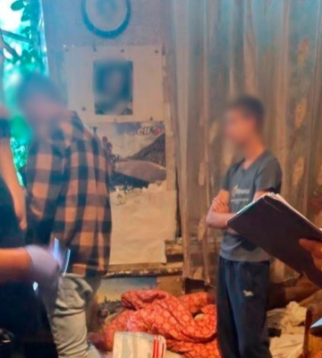 Избивали ножом и кастетом: в Киеве двое несовершеннолетних нападали на женщин – полиция