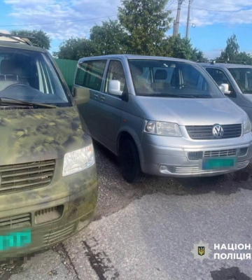 На Рівненщині судитимуть псевдоволонтера, який ввіз до України 51 авто під виглядом гумдопомоги