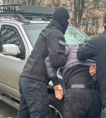Судитимуть підозрюваних у продажу 50 автомобілів, ввезених під виглядом гуманітарної допомоги