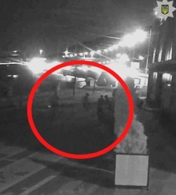 Поліція затримала двох неповнолітніх, які нападали на жінок у Києві: хлопці били кастетом і ножем. ФОТОрепортаж