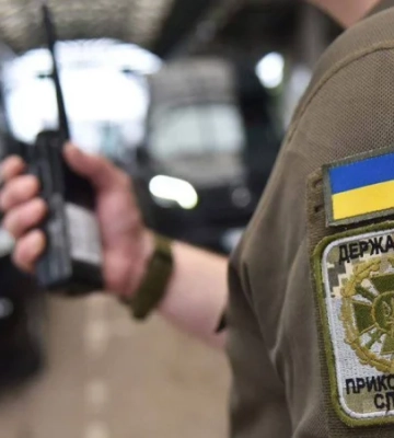 В дохід держави. У Львові суд конфіскував у чоловіка 23 відра з кишками, які той намагався ввезти в Україну