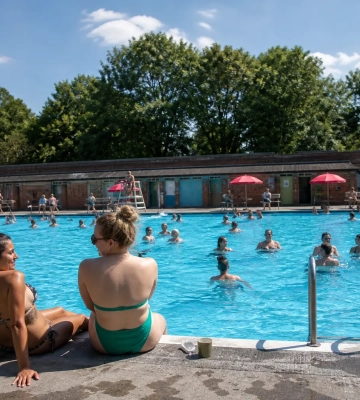 У частині Англії оголосили попередження про екстремальну спеку до 38°C