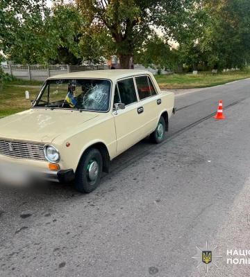 У селі на Київщині легковик збив хлопчика на велосипеді, який намагався розвернутися