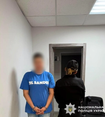У Харкові до поліції потрапила 33-річна жінка, яка у припадку гніву вдарила чоловіка ножем