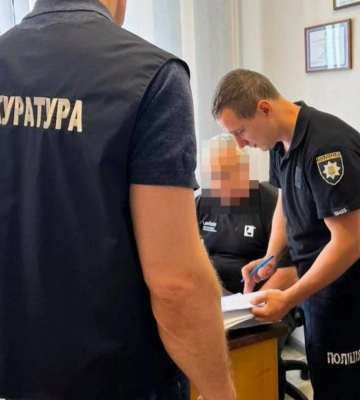 На Рівненщині судитимуть псевдоволонтера, який ввіз 51 авто під виглядом гумдопомоги