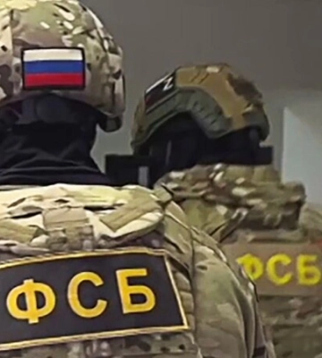 «Вас будут гнать отсюда жестко». В Крыму ФСБ преследует мужчину за разговор в такси о войне