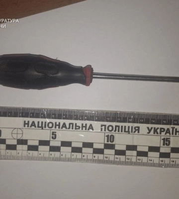 На Сумщині чоловік викруткою завдав тяжких тілесних ушкоджень незнайомцю