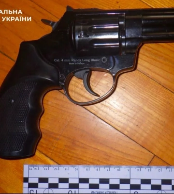 У Києві чоловік влаштував стрілянину і поранив приятеля під час сварки