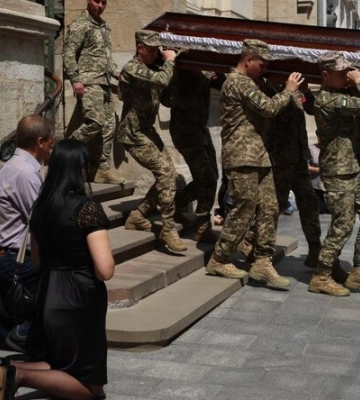Учитель, який став на захист України: Львів попрощається з полеглим Героєм Олексієм Трушем