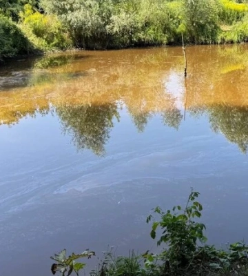 Внаслідок атаки ворога зафіксовано забруднення річки Борщагівка у Києві