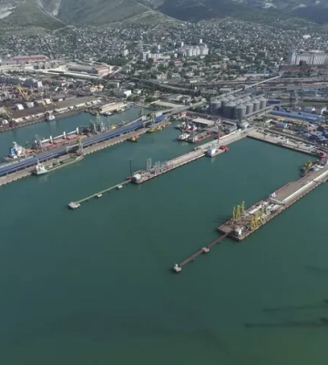 «Паляниці», «Нептуни» та морські дрони: ЗСУ вдарили по військово-морській базі в Новоросійську
