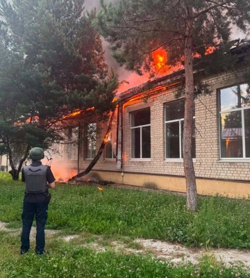 Через російський обстріл горів ліцей на Харківщині 