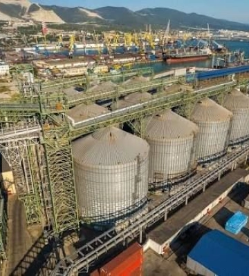 Росія зупинила роботу двох зернових терміналів у Новоросійську через атаку дронів – Reuters