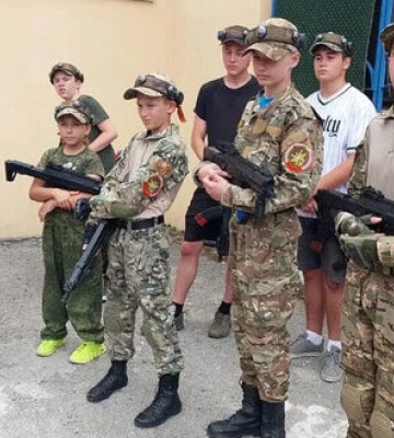 На окупованій Луганщині школярам скоротять уроки іноземної мови заради російської пропаганди, - ОВА