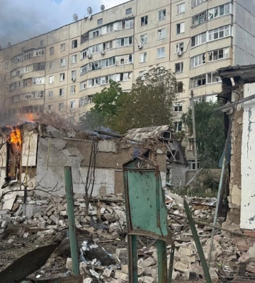 Россияне ударили по домам в Балаклее и автобусе под Запорожьем