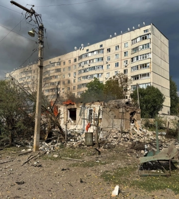 Росіяни вдарили по будинках у Балаклії та автобусу під Запоріжжям
