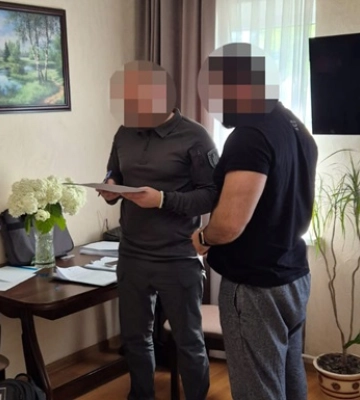 Начальник подразделения полиции охраны собирал "дань" с подчиненных