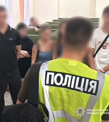Продавали БАДы и сливали базы данных: в Харькове накрыли колл-центры (видео)