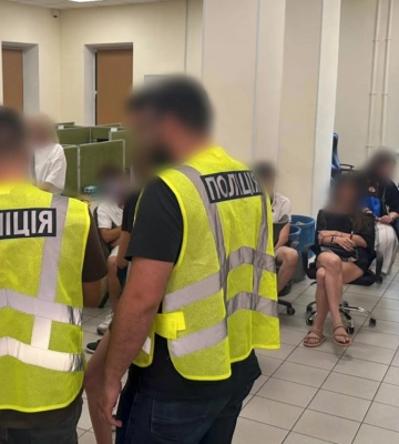 У Харкові поліція викрила 7 шахрайських call-центрів та провела 29 обшуків