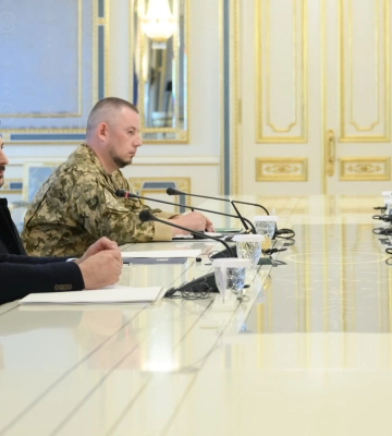 Залужного не пустили на встречу с британским министром; в ОПУ говорят, что он и не хотел
