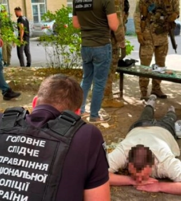 $14 000 за выезд за границу через хостел: СБУ и ГПСУ накрыли схему в Киеве