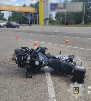 На Київщині внаслідок ДТП постраждав 56-річний мотоцикліст - поліція розпочала розслідування