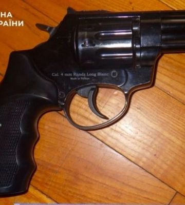 У Дніпровському районі киянин двічі вистрілив у свого товариша