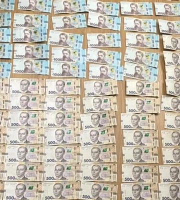 Директора комунального медзакладу Полтави підозрюють у хабарництві - до схеми залучили бухгалтерку та медсестру
