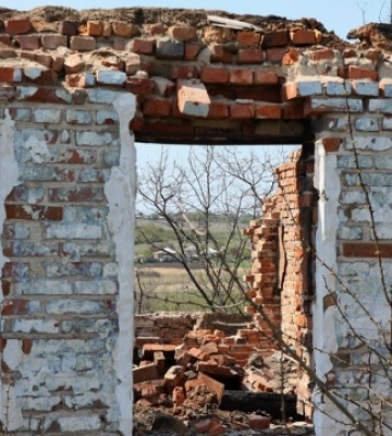 Пʼятеро поранених та пожежі: російські війська атакували три райони Дніпропетровщини