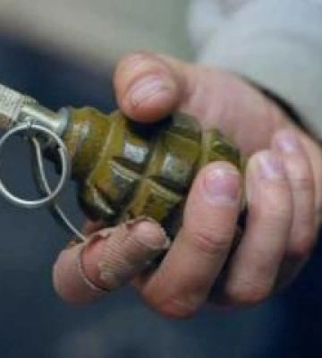 У Горішніх Плавнях затримали чоловіка, який погрожував гранатою
