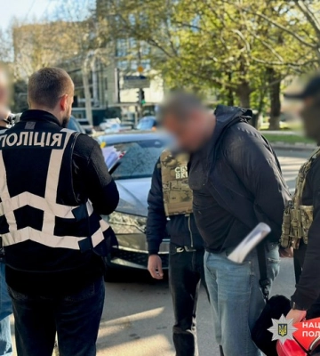 В Одесі військовослужбовець «продавав» службу в тилу, а вдома зберігав боєприпаси й вибухівку