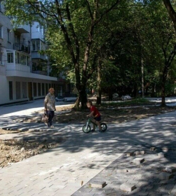 З фонтаном, тренажерами та петанком: у Львові облаштовують новий громадський простір біля майбутнього ЦНАПу