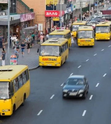 Валідатори у маршрутках Києва з’являться після завершення воєнного стану
