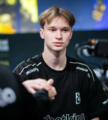 B8 – Vitality. Прогноз и анонс на матч Группы C EWC 2026 по CS2