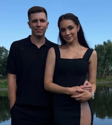 Игрок Динамо показал, как поздравил любимую жену