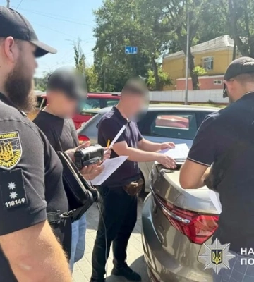 Поліція викрила шахраїв, які під час ефірів у TikTok виманювали гроші в українців