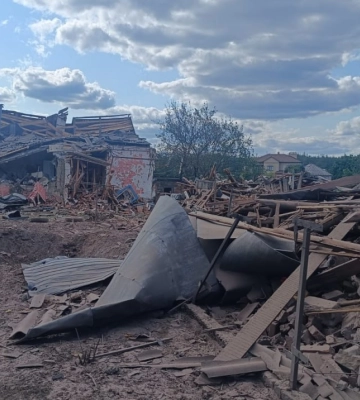 Удар КАБами по Изюму 13 августа: пострадали три человека, повреждено более 20 домов