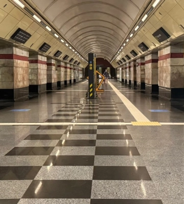 На станції метро «Сирець» з'явилося  нове зонування для укриття під час тривог