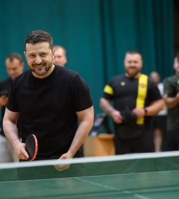 Зеленський в Івано-Франківську стріляв з лука та грав у теніс