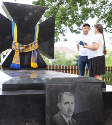 Останки засновника ОУН, полковника Євгена Коновальця перевезли в Україну. Прощання і перепоховання – у Києві