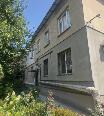 У Харкові відновлюють пошкоджену обстрілом багатоповерхівку: що вже зробили