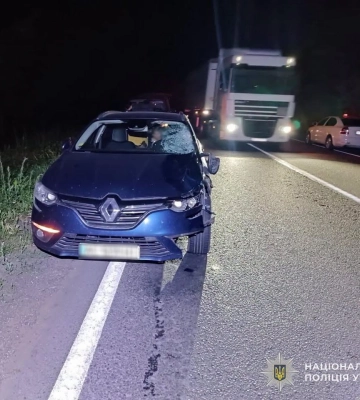На Львівщині внаслідок наїзду автомобіля літній чоловік загинув на місці ДТП