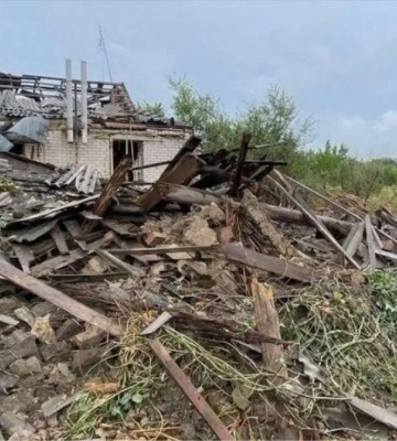 В результаті російського обстрілу Запорізького району постраждали жінка та дитина