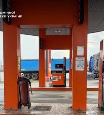 Скільки "дадуть" за 100 тисяч літрів підробленого пального з нелегальної АЗС