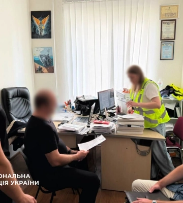 Розбещував власну маленьку доньку - у Києві чоловіку обрано запобіжний захід