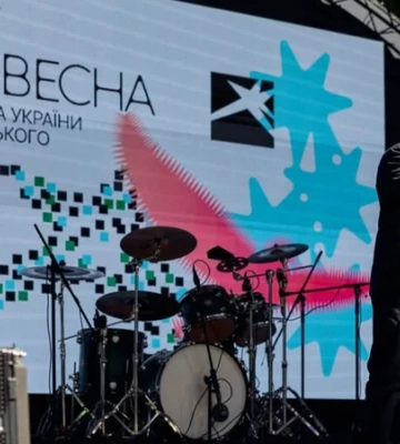 Фінал Тисячовесни в Івано-Франківську. Зеленський подивився на пітчинг майбутніх українських фільмів і серіалів