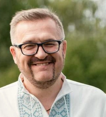 Какое сходство: Александр Пономарев показал редкое фото с 19-летним сыном